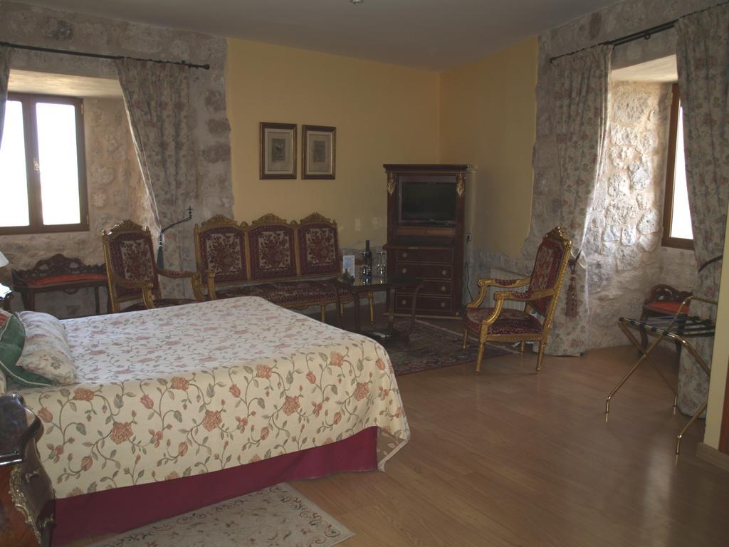 Residencia Real Del Castillo De Curiel Curiel de Duero Bagian luar foto